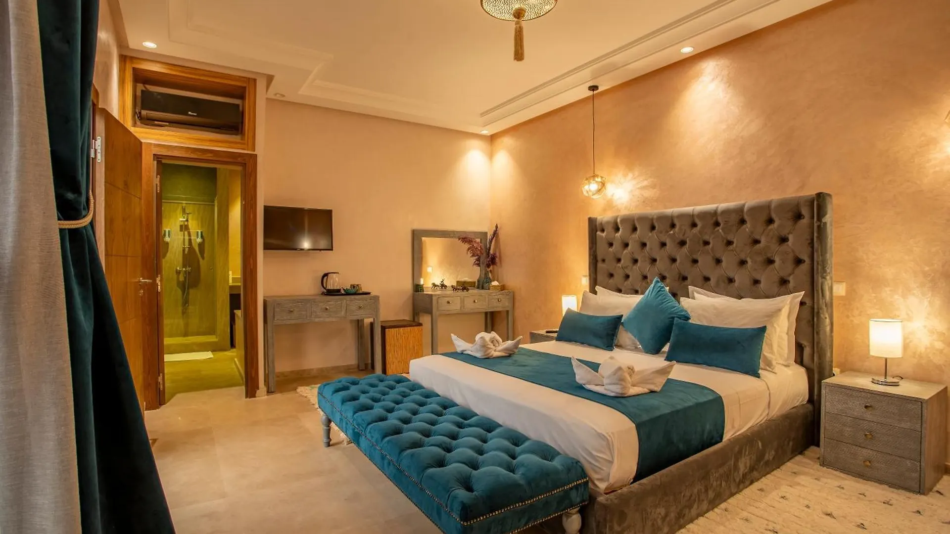 Riad Azia Μαρακές 0*,